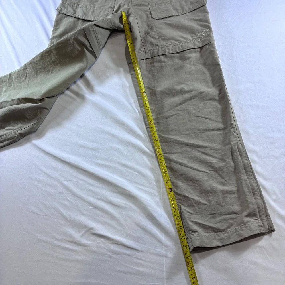 The North Face Mens Convertible Hiking Pants Tan Khaki Zip Off Cargo Medium M